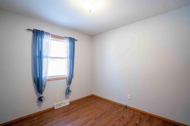 825 Belle Street, Waterloo, IA 50702