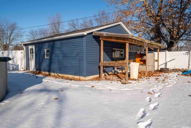 825 Belle Street, Waterloo, IA 50702