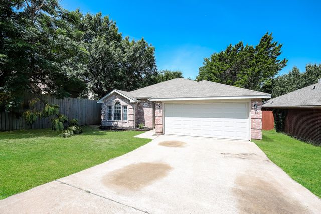 214 Cain Drive, Cedar Hill, TX 75104