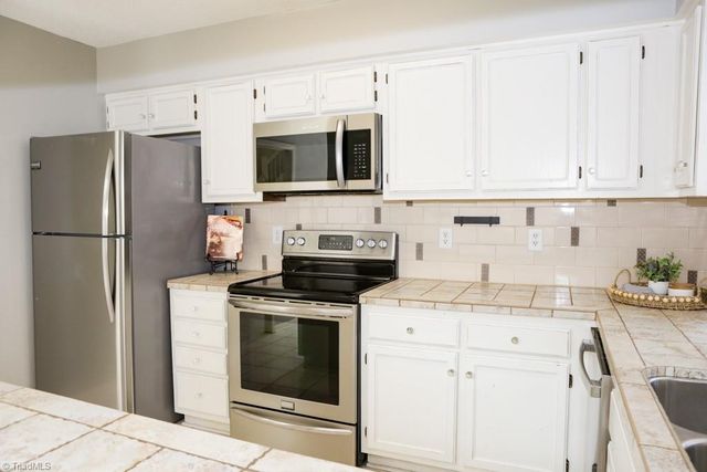 210 College Road 201, Greensboro, NC 27410