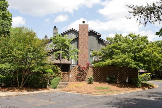 210 College Road 201, Greensboro, NC 27410