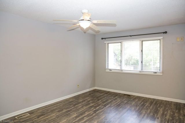 210 College Road 201, Greensboro, NC 27410