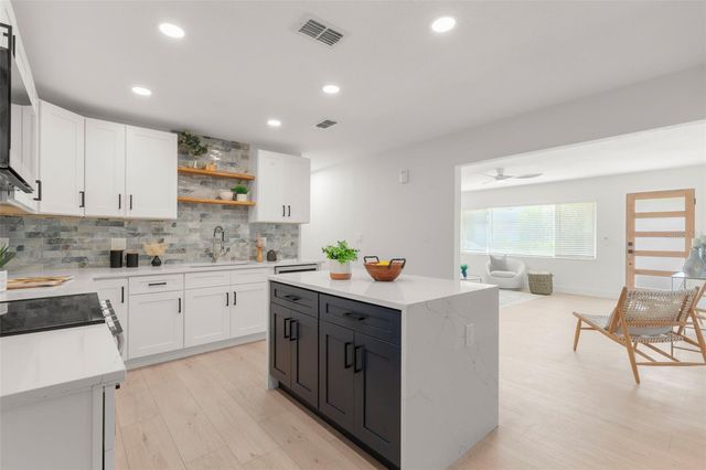 1824 DOUGLAS AVENUE, Dunedin, FL 34698