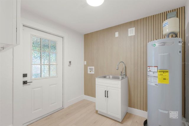 1824 DOUGLAS AVENUE, Dunedin, FL 34698