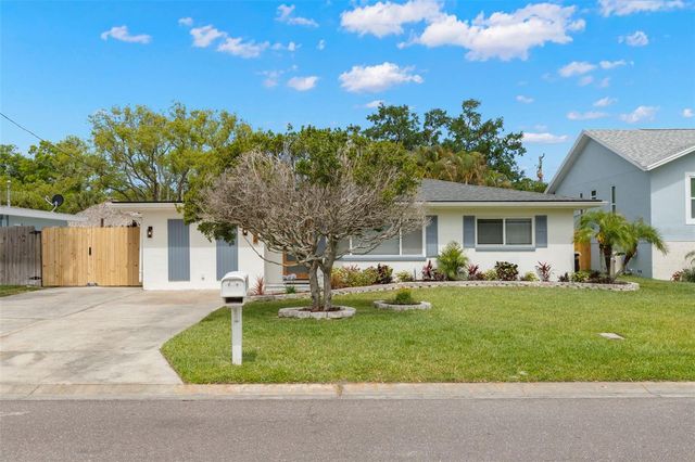 1824 DOUGLAS AVENUE, Dunedin, FL 34698
