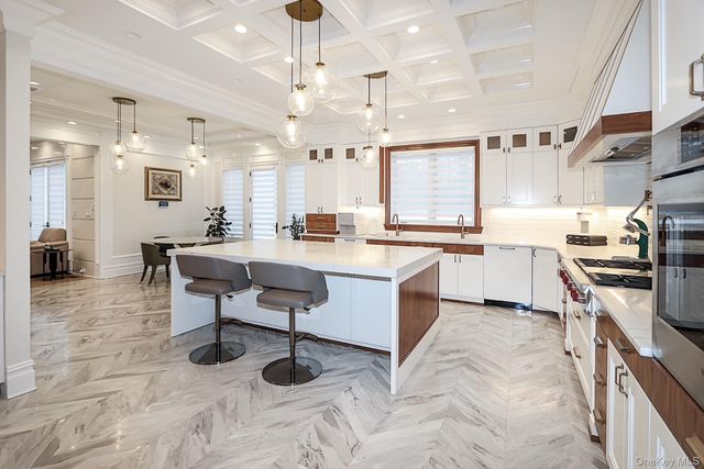 19 Gilbert Road, Great Neck, NY 11024