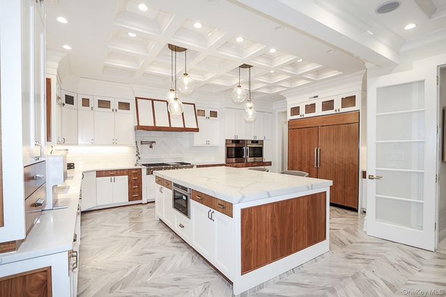 19 Gilbert Road, Great Neck, NY 11024