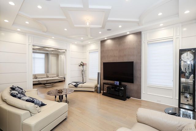 19 Gilbert Road, Great Neck, NY 11024