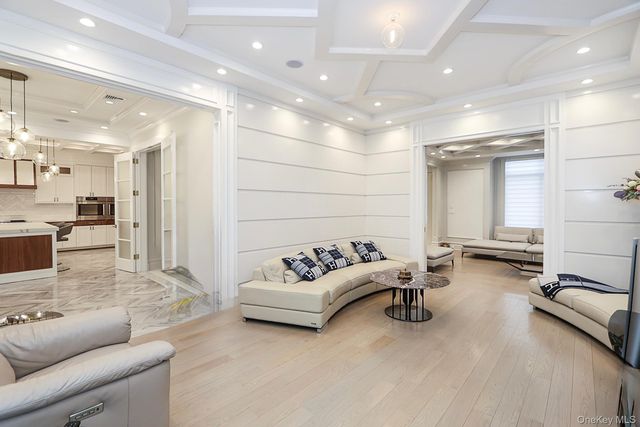 19 Gilbert Road, Great Neck, NY 11024