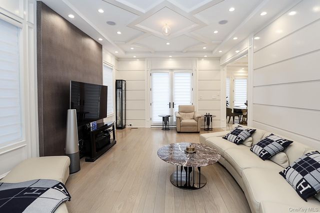 19 Gilbert Road, Great Neck, NY 11024