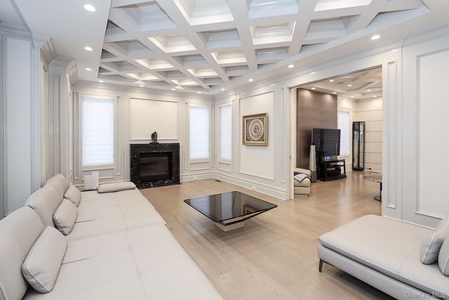 19 Gilbert Road, Great Neck, NY 11024