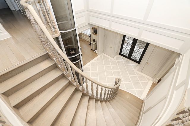 19 Gilbert Road, Great Neck, NY 11024