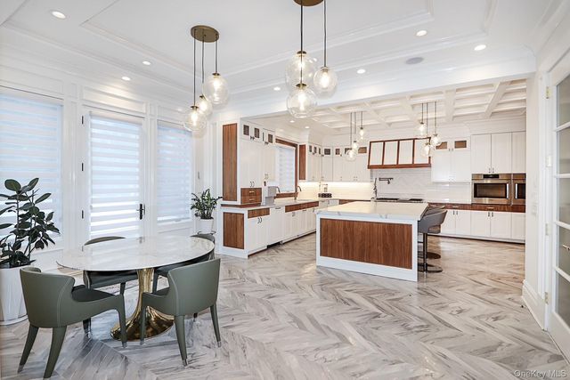 19 Gilbert Road, Great Neck, NY 11024