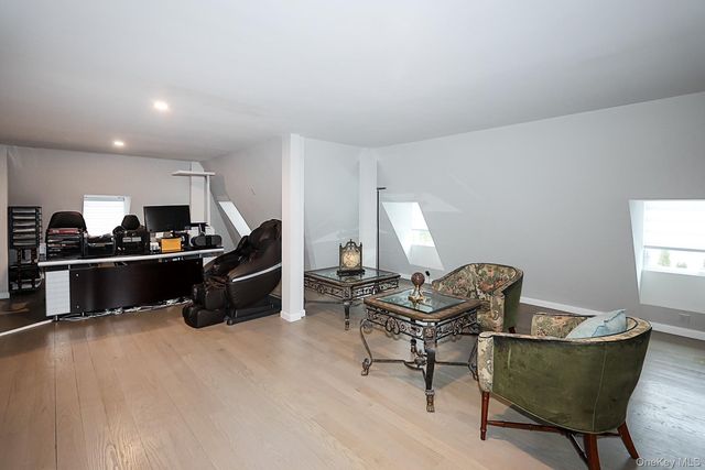 19 Gilbert Road, Great Neck, NY 11024