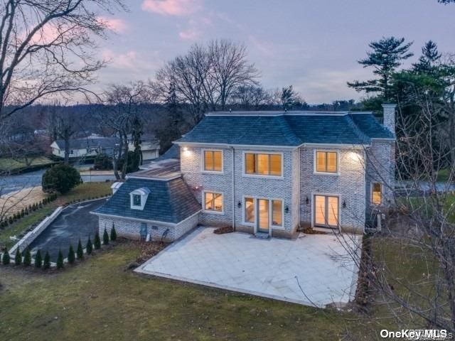 19 Gilbert Road, Great Neck, NY 11024