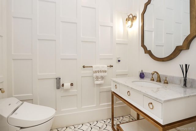 19 Gilbert Road, Great Neck, NY 11024