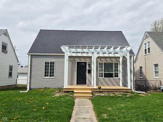 306 N 18th Avenue, Beech Grove, IN 46107