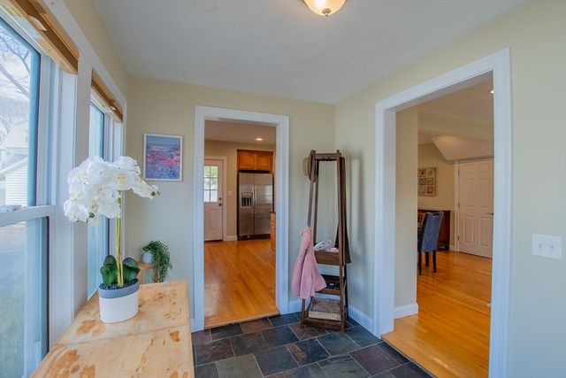 8 Harrison St, Maynard, MA 01754