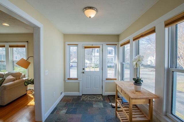 8 Harrison St, Maynard, MA 01754