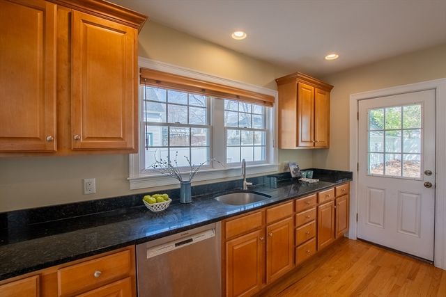 8 Harrison St, Maynard, MA 01754