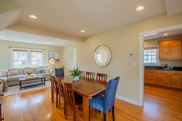 8 Harrison St, Maynard, MA 01754