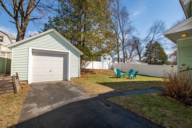 8 Harrison St, Maynard, MA 01754