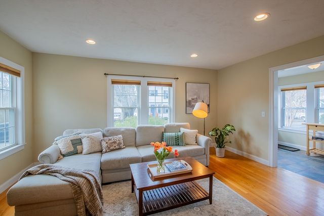 8 Harrison St, Maynard, MA 01754