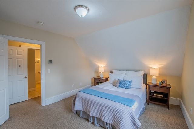 8 Harrison St, Maynard, MA 01754