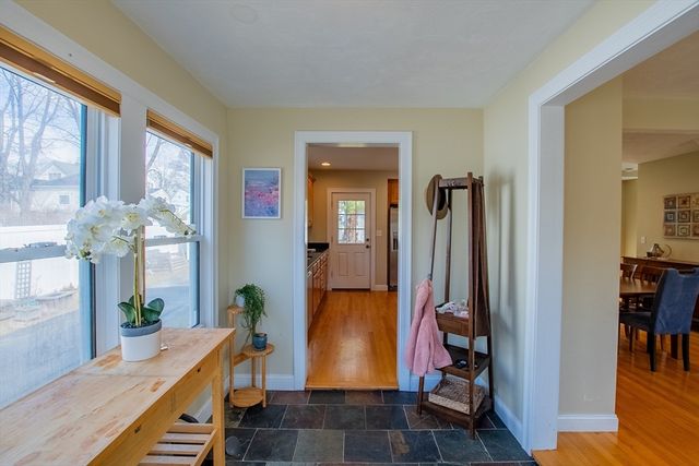 8 Harrison St, Maynard, MA 01754