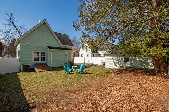 8 Harrison St, Maynard, MA 01754