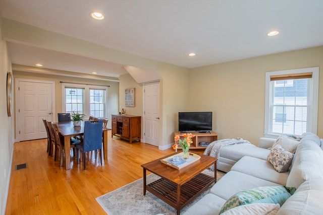 8 Harrison St, Maynard, MA 01754