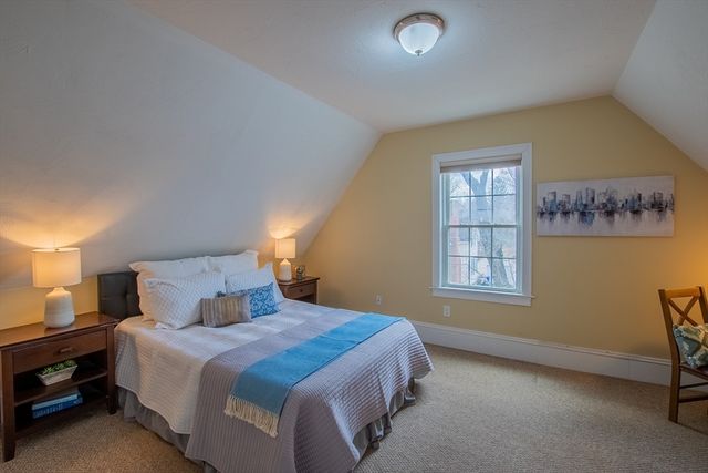 8 Harrison St, Maynard, MA 01754