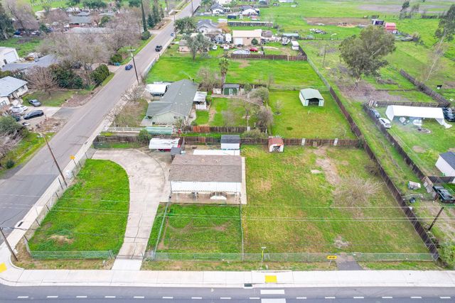 2226 Mcgowan Pkwy, Olivehurst, CA 95961