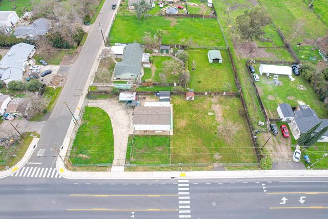 2226 Mcgowan Pkwy, Olivehurst, CA 95961