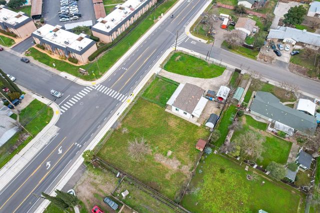 2226 Mcgowan Pkwy, Olivehurst, CA 95961