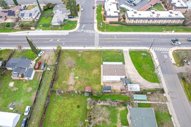 2226 Mcgowan Pkwy, Olivehurst, CA 95961