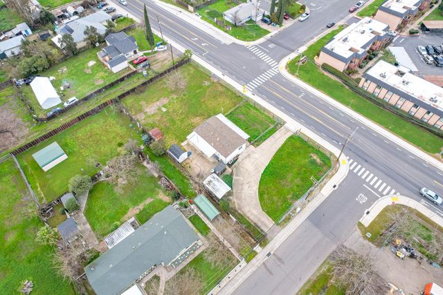 2226 Mcgowan Pkwy, Olivehurst, CA 95961