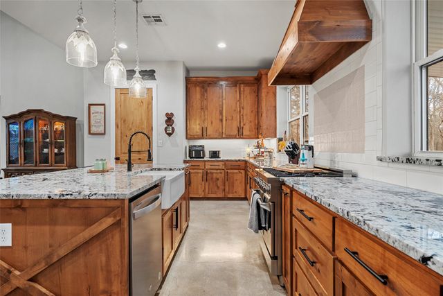 250 Elesha Lane, Eddy, TX 76524