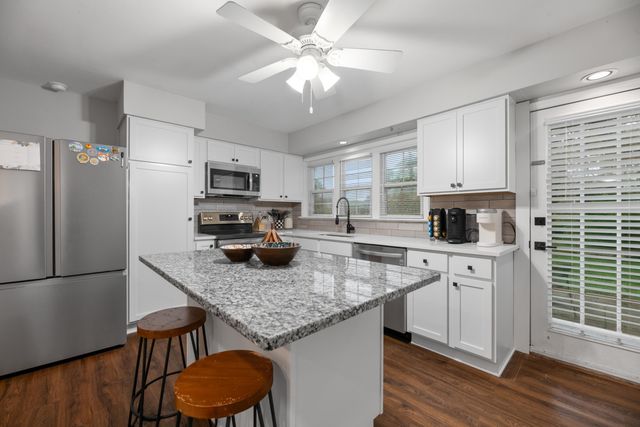 7518 W Galoway, Wichita, KS 67212
