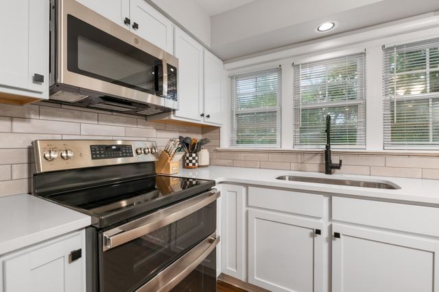 7518 W Galoway, Wichita, KS 67212