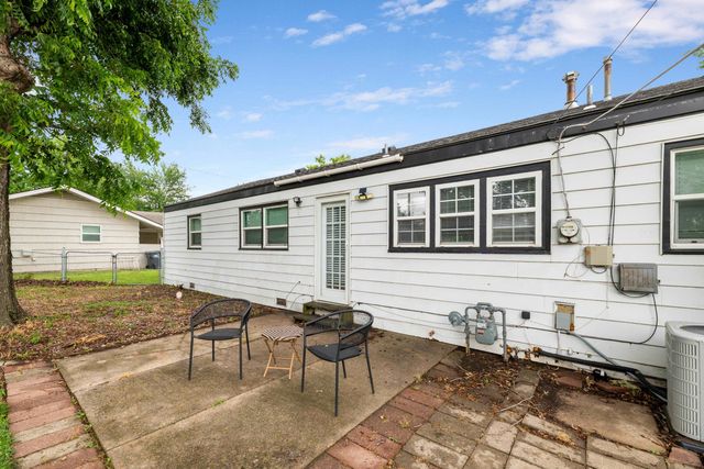 7518 W Galoway, Wichita, KS 67212