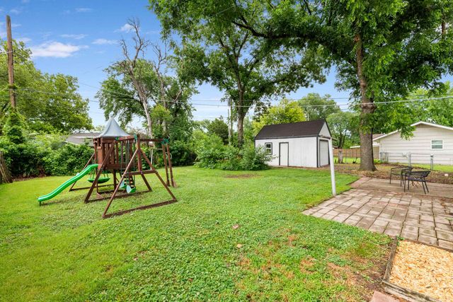 7518 W Galoway, Wichita, KS 67212