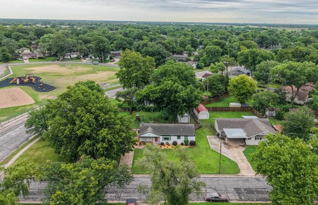 7518 W Galoway, Wichita, KS 67212