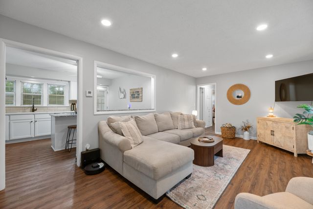 7518 W Galoway, Wichita, KS 67212