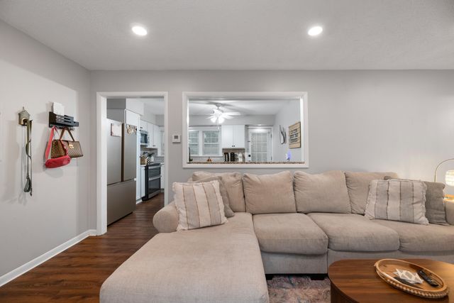 7518 W Galoway, Wichita, KS 67212