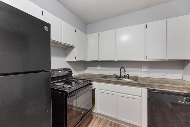 629 S Saint Paul St, Wichita, KS 67213