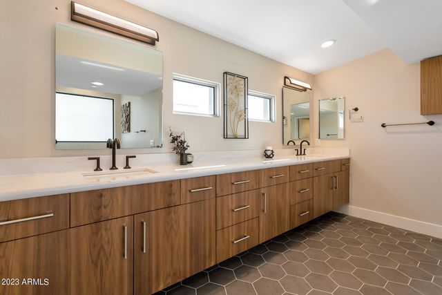 4525 N 40TH Street, Phoenix, AZ 85018