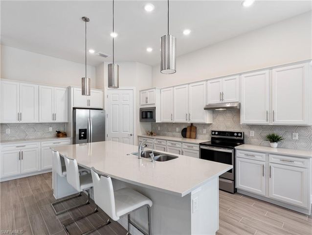 10824 Maitland WAY, Fort Myers, FL 33913