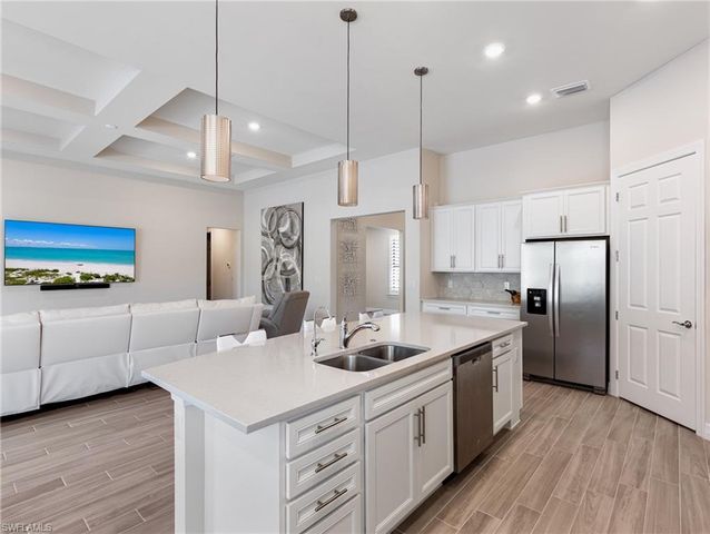 10824 Maitland WAY, Fort Myers, FL 33913