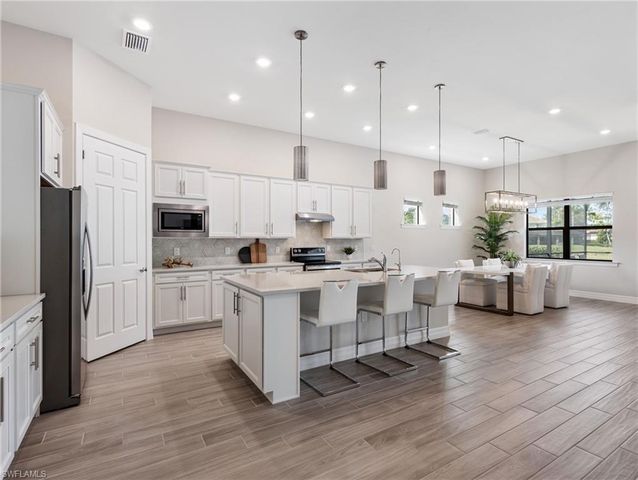 10824 Maitland WAY, Fort Myers, FL 33913